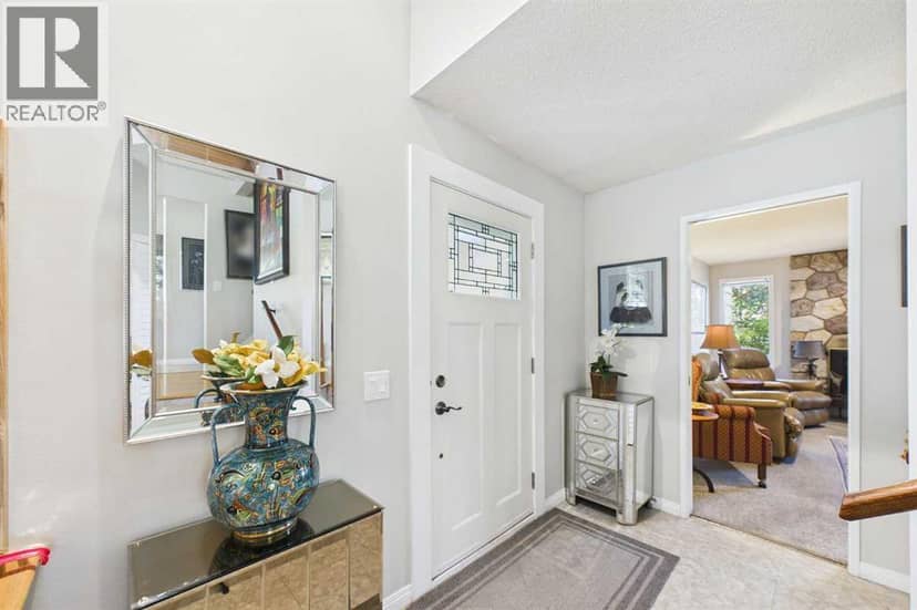 10716 Mapleshire Crescent SE, Calgary, photo 3
