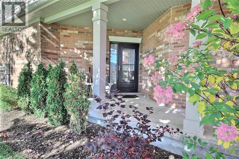 755 WILLOW Road Unit# 1, Guelph, photo 2