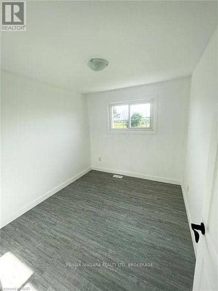 2 - 69 Hagey Avenue — photo 11 of 17
