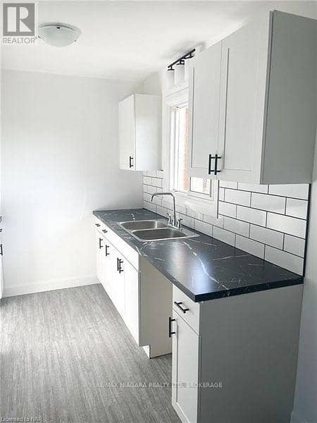 2 - 69 Hagey Avenue — photo 9 of 17