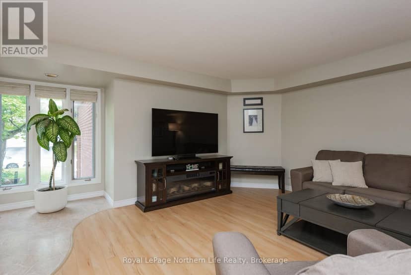 637 Tackaberry Drive — photo 12 of 40