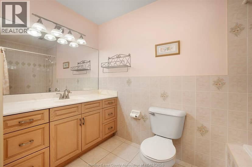 1353 Imperial Crescent — photo 22 of 40