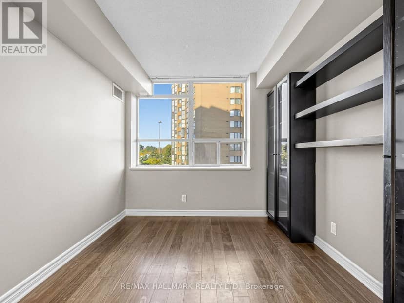 401 - 265 Ridley Boulevard — photo 22 of 40