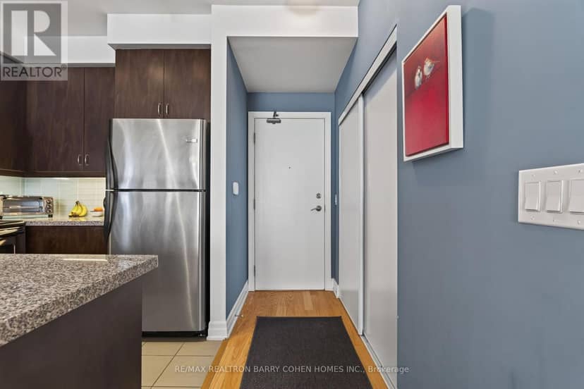 1404 - 500 St Clair Avenue W, Toronto, photo 4