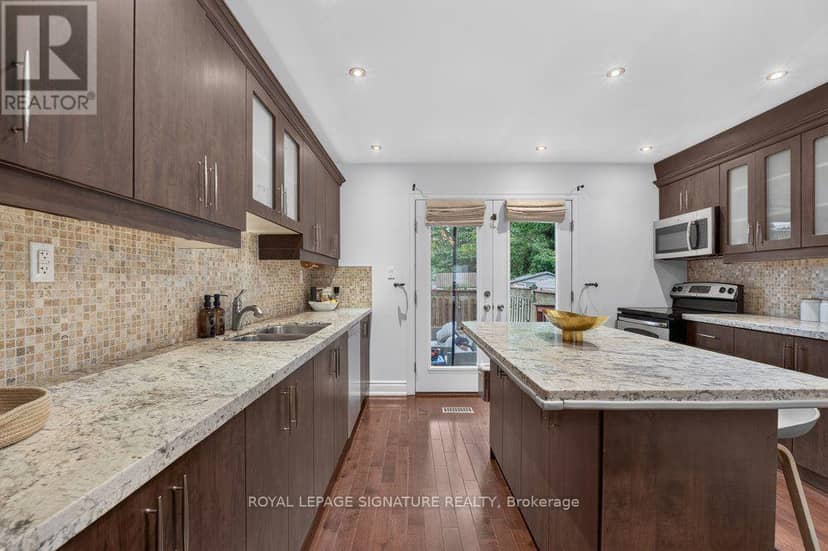 281B Glebemount Avenue — photo 12 of 40
