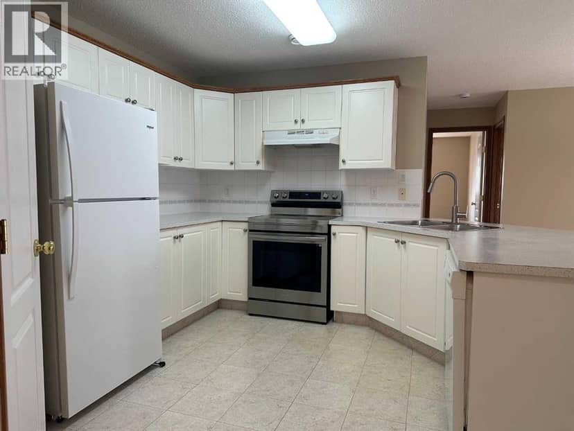 22D, 32 Daines Avenue — photo 12 of 34
