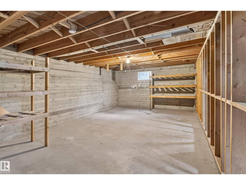 6321 104 AV NW — photo 24 of 40
