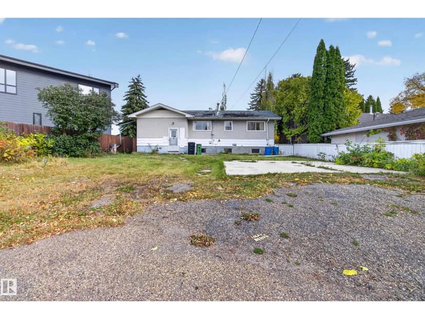 6321 104 AV NW — photo 35 of 40
