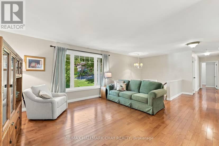 57 Belmont Crescent — photo 11 of 35