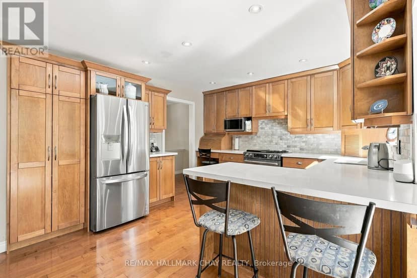 57 Belmont Crescent — photo 9 of 35