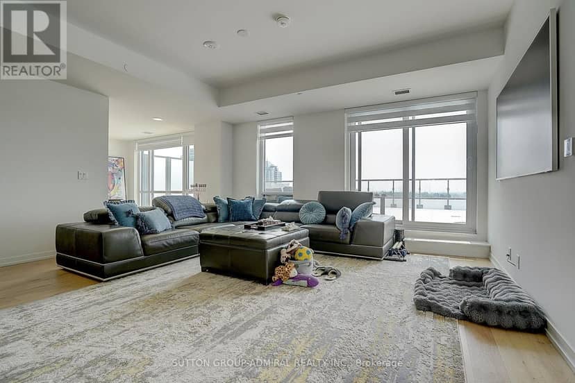 712 - 8 Beverley Glen Boulevard — photo 11 of 40