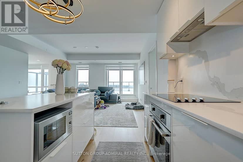 712 - 8 Beverley Glen Boulevard — photo 20 of 40