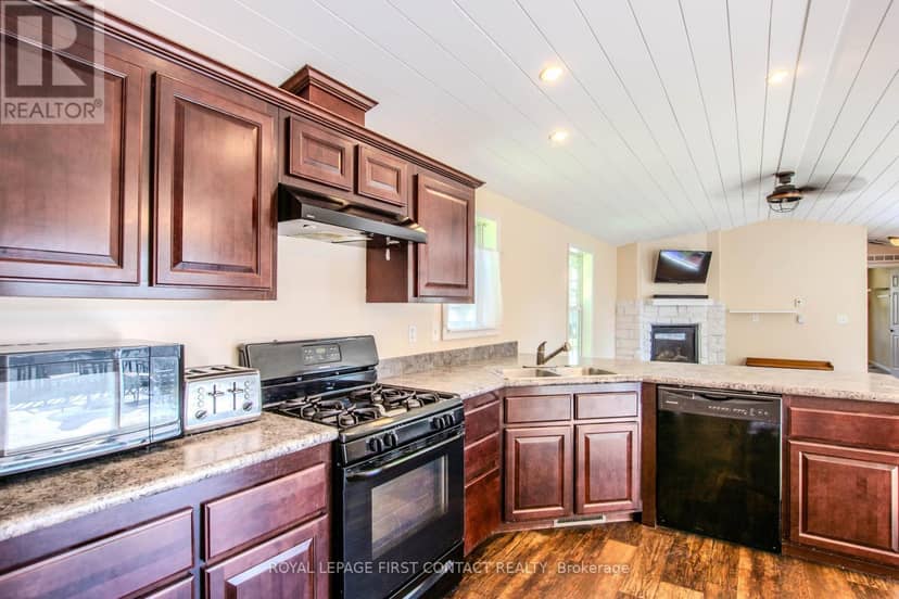 23 Georgian Glen Drive — photo 9 of 26