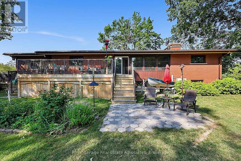 408 Mooney Crescent — photo 35 of 40