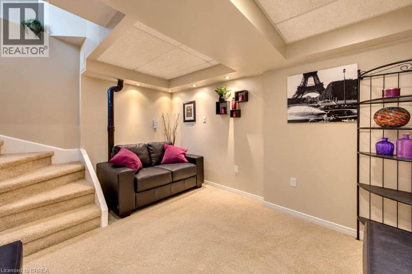 112 OSBORN Avenue — photo 27 of 40