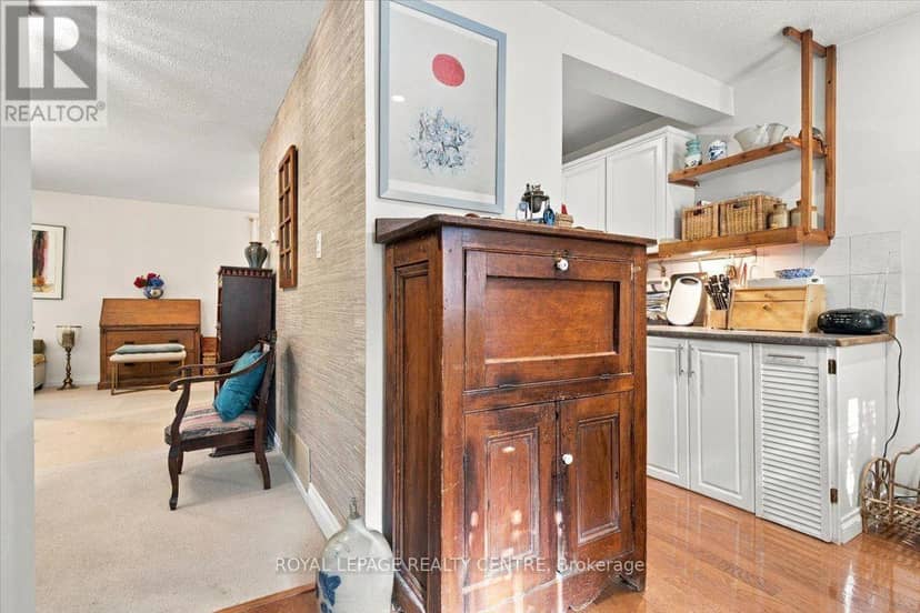 3581 Ash Row Crescent — photo 10 of 38