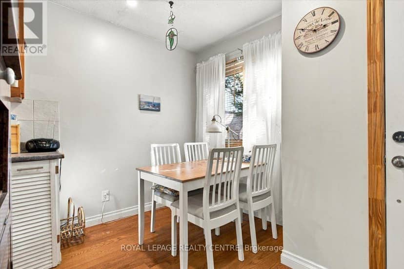 3581 Ash Row Crescent — photo 15 of 38