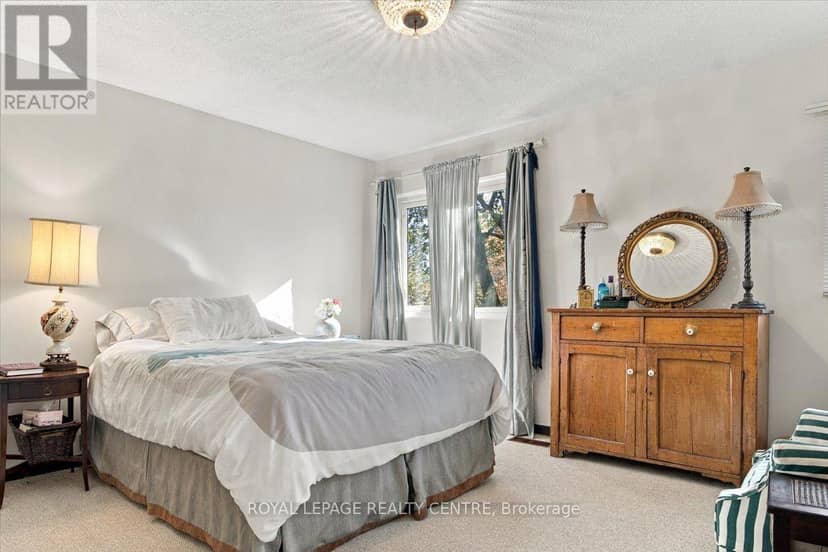 3581 Ash Row Crescent — photo 21 of 38