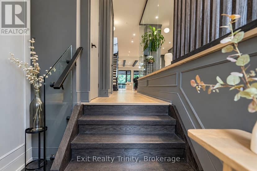 152 Sheldon Avenue, Toronto, photo 3