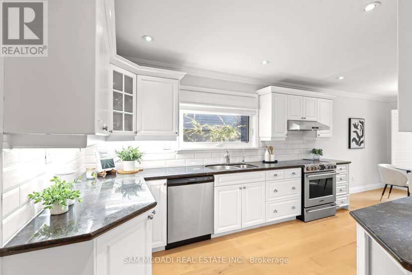 38 Kenninghall Boulevard — photo 11 of 40