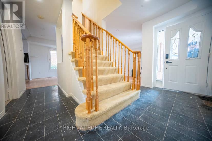 3932 Rushton Crescent, Mississauga, photo 2