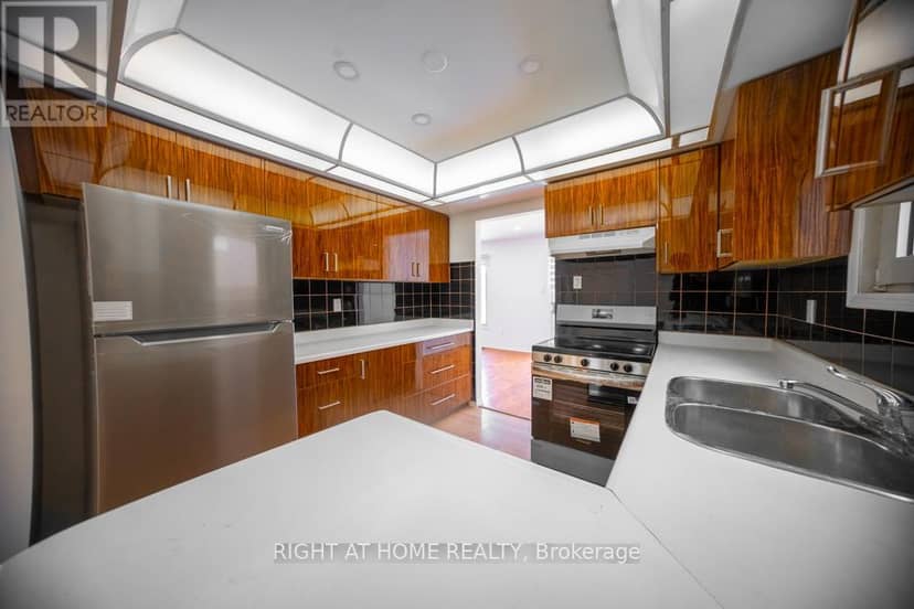 3932 Rushton Crescent — photo 9 of 30