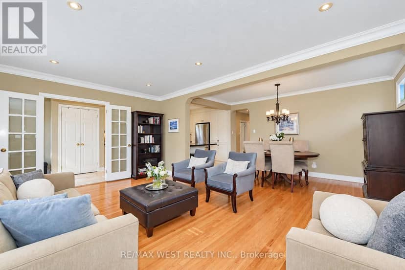 18 Nashland Avenue, Toronto, photo 4