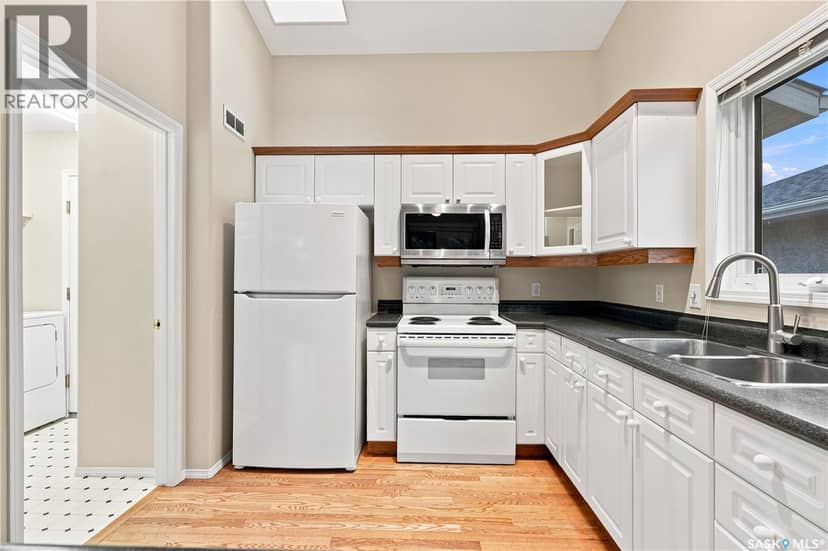 323 Garvie ROAD — photo 15 of 40