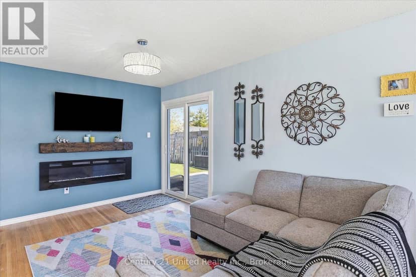 898 Sydenham Road — photo 18 of 40
