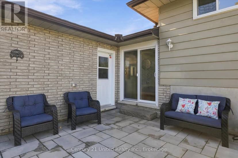 898 Sydenham Road — photo 37 of 40