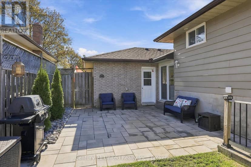 898 Sydenham Road — photo 38 of 40