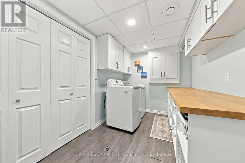 915 St George Street — photo 18 of 27