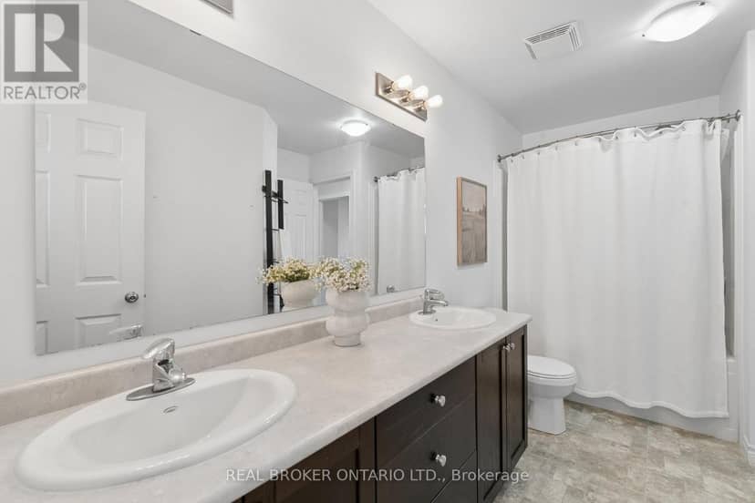 42 Renfrew Street — photo 16 of 24