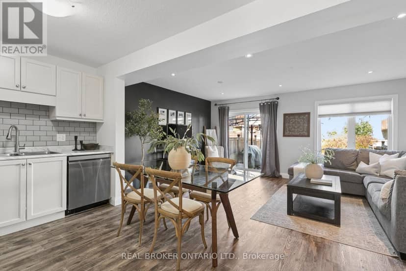 42 Renfrew Street — photo 3 of 24