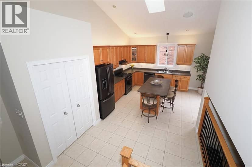 559 SPRINGWATER Drive — photo 18 of 40