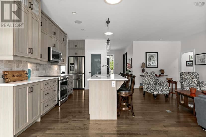 556 Duart Avenue — photo 12 of 40