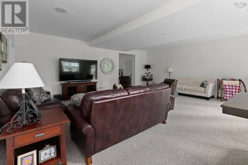 556 Duart Avenue — photo 34 of 40