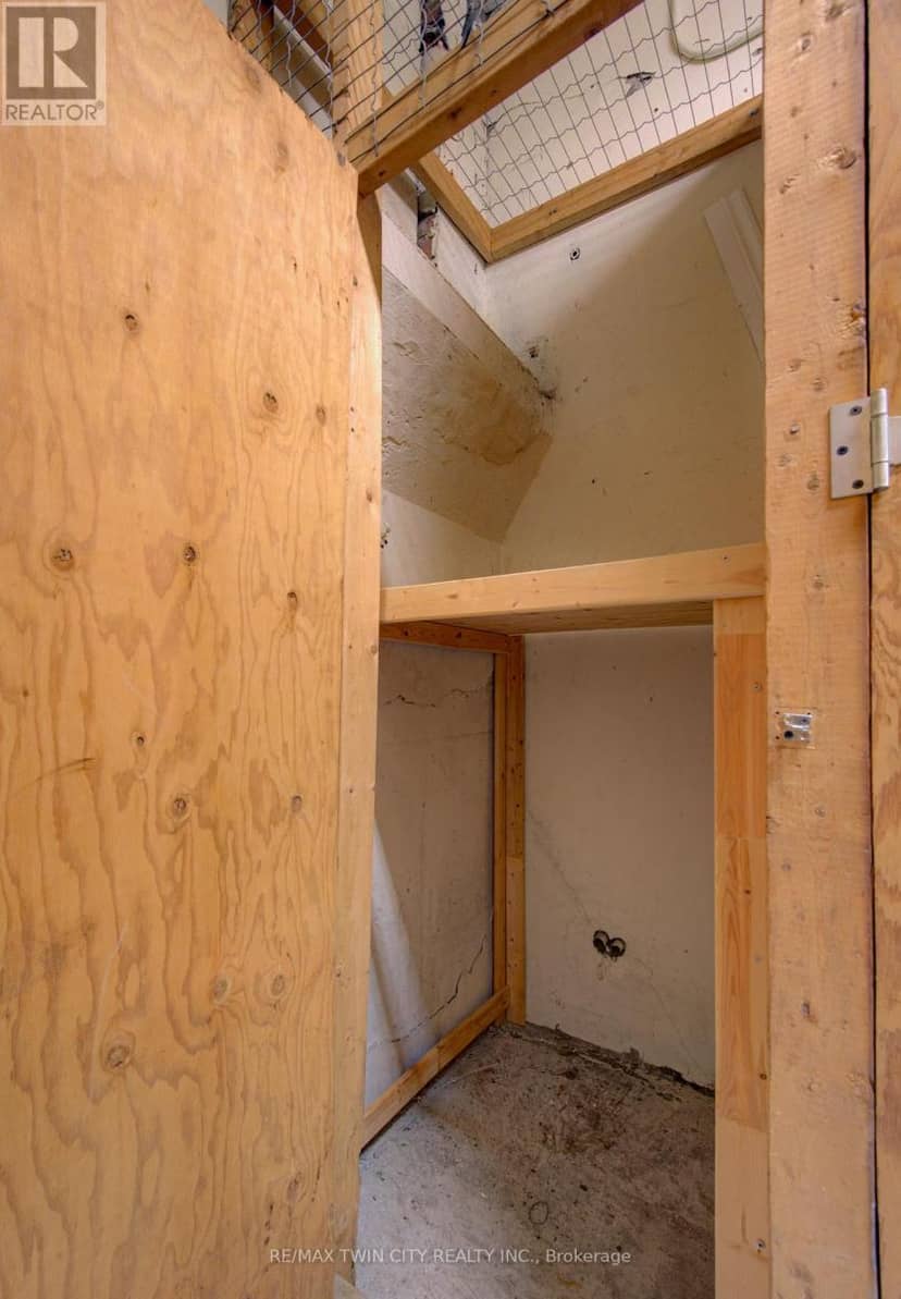 410 - 50 Main Street — photo 16 of 37