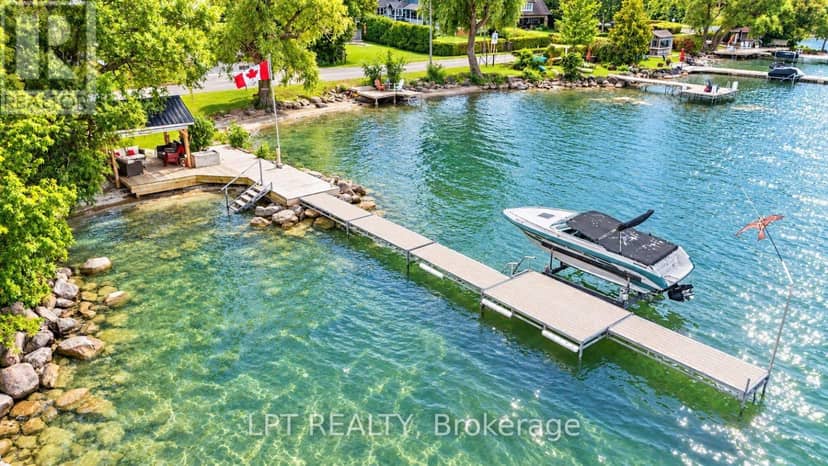 427 Lake Drive E, Georgina