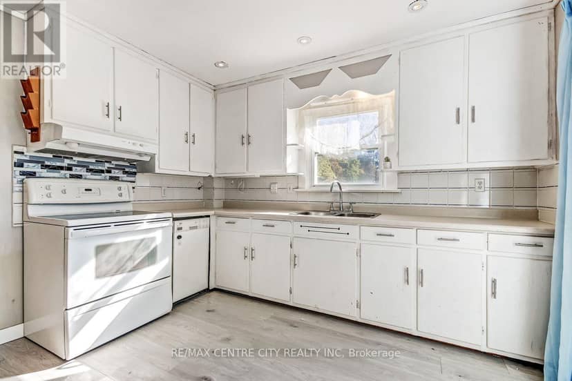 48 South Valerie Street — photo 9 of 30