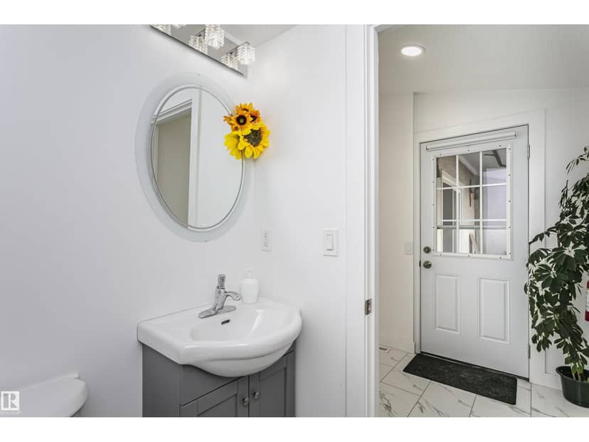 7204 92B AV NW — photo 14 of 40