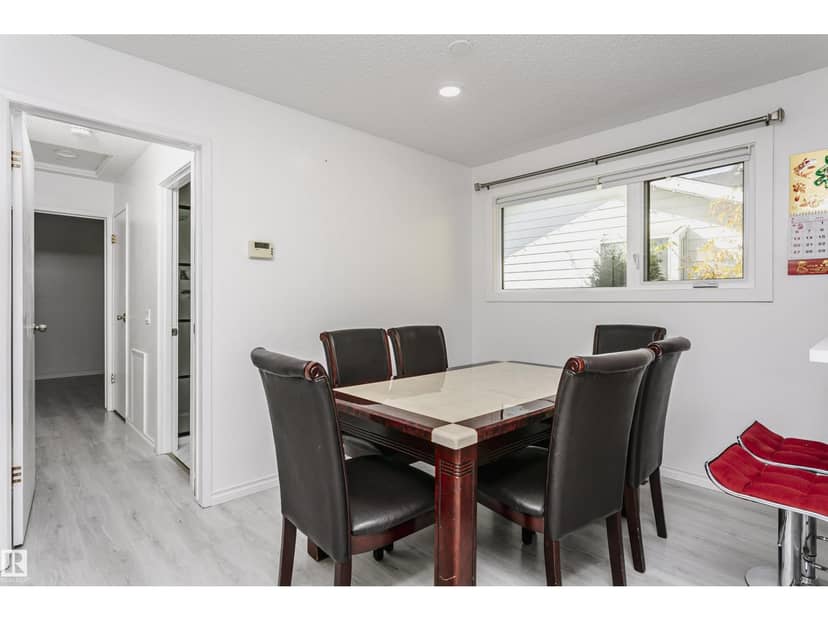 7204 92B AV NW — photo 19 of 40