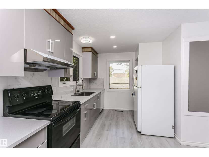 7204 92B AV NW — photo 25 of 40