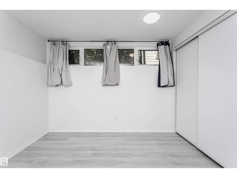 7204 92B AV NW — photo 40 of 40