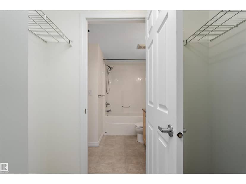 #201 630 McAllister Lo SW — photo 23 of 40
