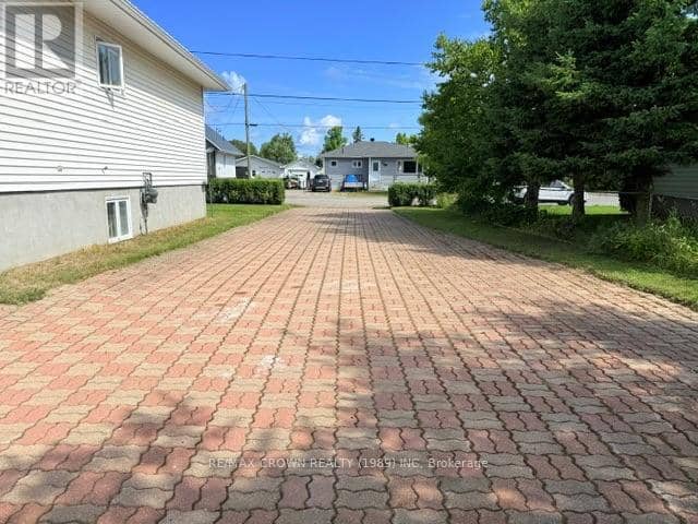 63 De L'etang Boulevard — photo 14 of 40