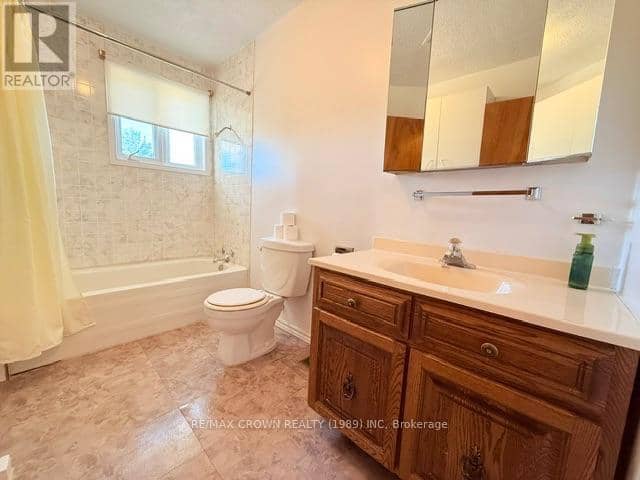 63 De L'etang Boulevard — photo 23 of 40