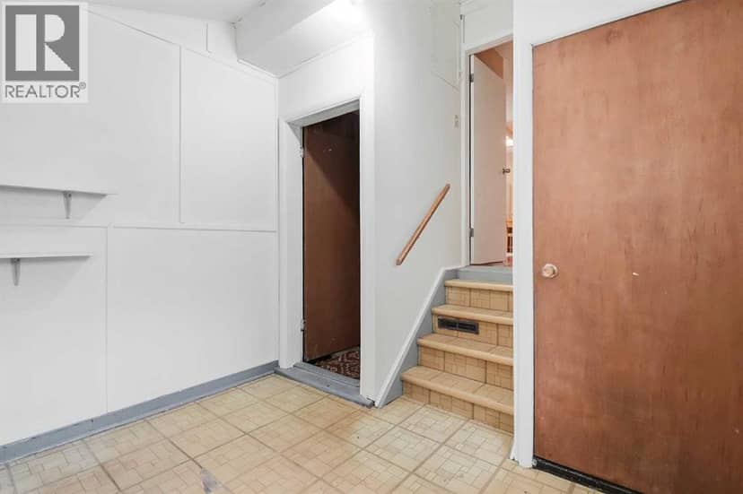 1832 43 Street SE — photo 17 of 33
