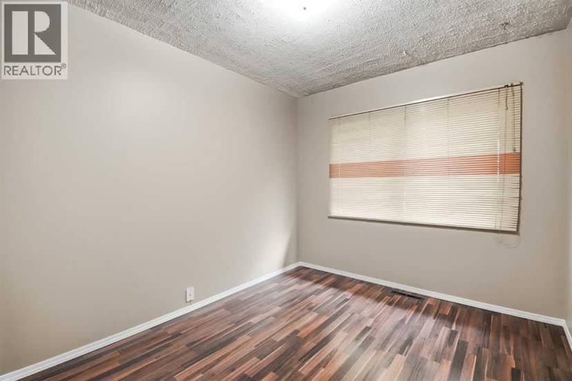 1832 43 Street SE — photo 15 of 33