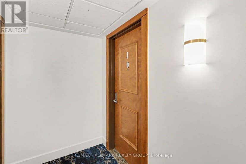 201 - 242 Rideau Street, Ottawa, photo 4